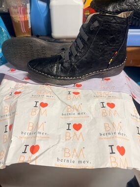 bernie mev. Black Leather Wedge Ankle Sneakers with Subtle Multicolor Accent